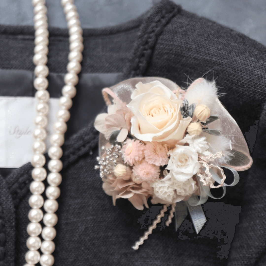 プリザーブドフラワーコサージュ＊ナチュラルなニュアンスホワイト・(卒業式・入学式・フォーマル)