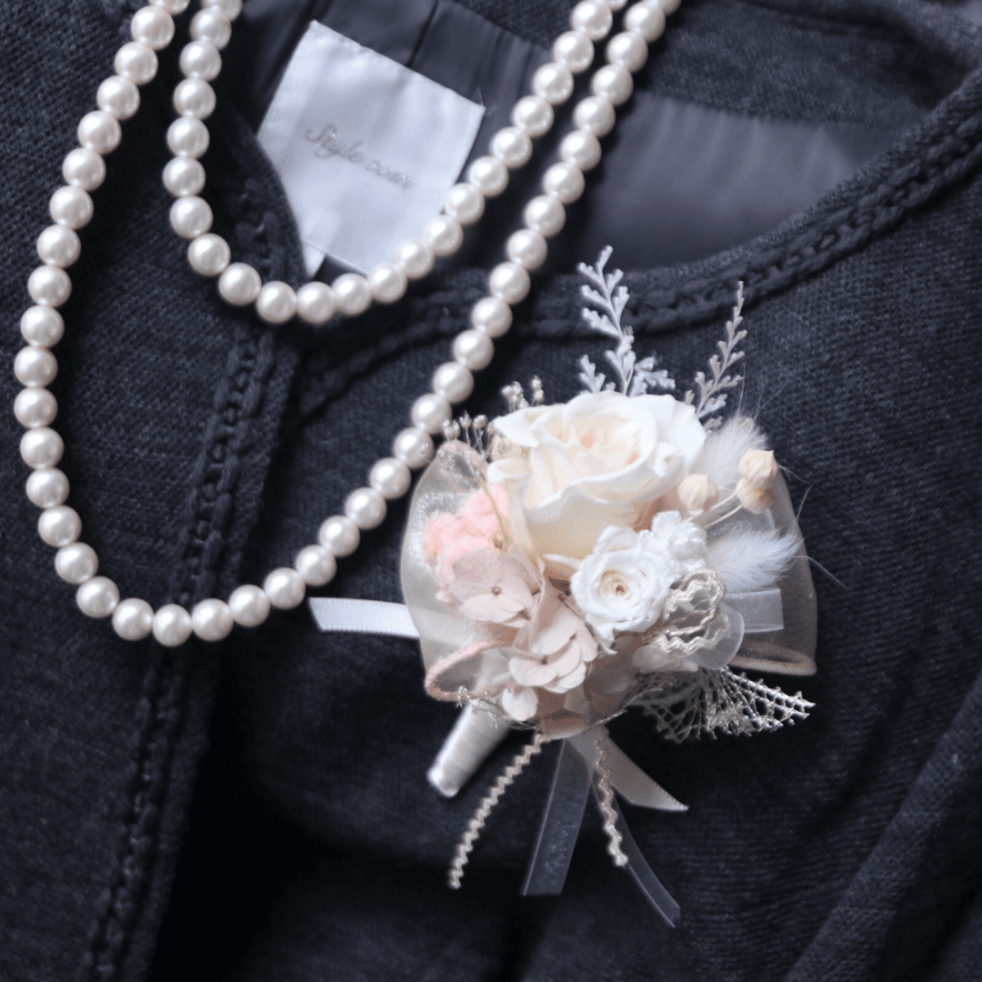 プリザーブドフラワーコサージュ＊ナチュラルなニュアンスホワイト・(卒業式・入学式・フォーマル)